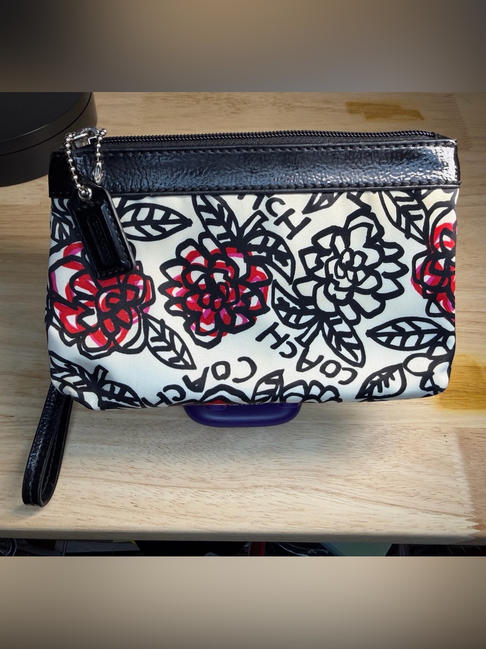 COACH Poppy Wristlet Like New